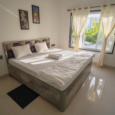 Almond Villa Алибаг Экстерьер фото